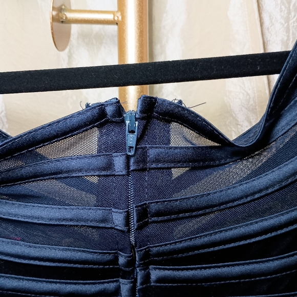 JS Collections 🩷 Illusion Stripped Navy Evening Gown Size 10 - Picture 5 of 9